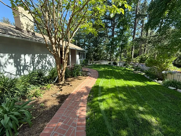 4907 Ocean View Blvd — Photo 30
