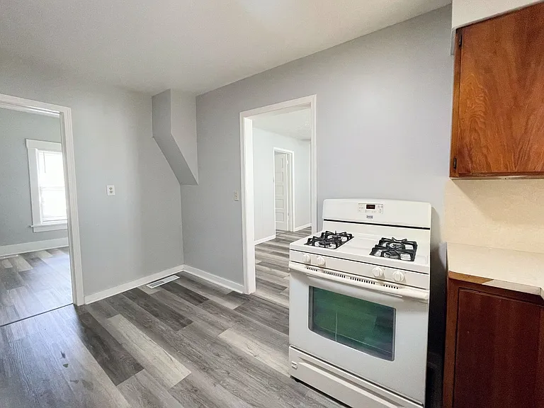 627 E 5th Ave — Photo 7