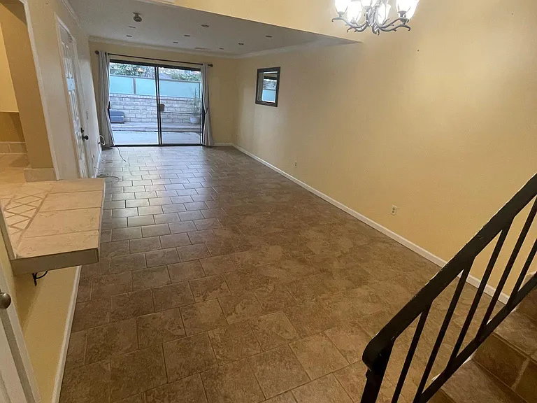 343 Rosewood St — Photo 3