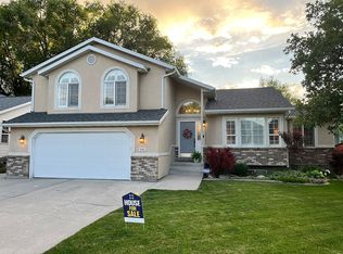 5546 S Edgeberry Dr, Murray, UT 84123
