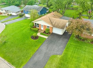 2319 Green Tree Ct, Lindenhurst, IL 60046