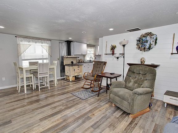 5th image of 263 N Fargo Ave