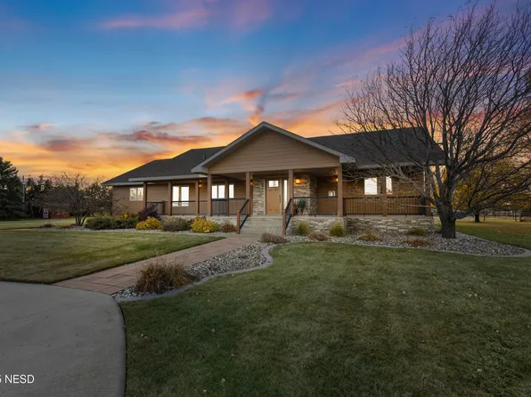 1313 10th St NW, Watertown, SD 57201