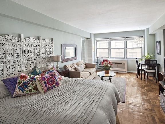 3rd image of 321 E 45th St APT 14A
