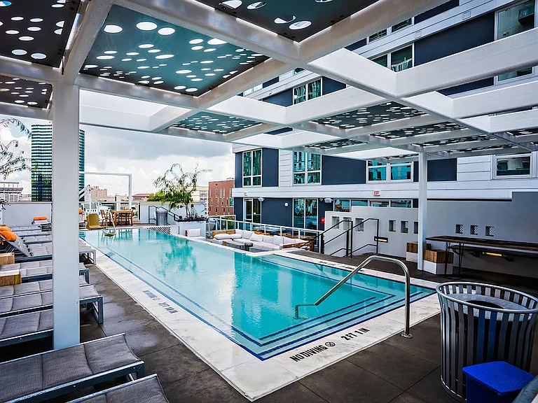 Pool - Rooftop - Resort-Style 3Signature 1909 - Luxury Off-Campus Apartments Near University of Texas Austin UT - 1909 Rio Grande Street