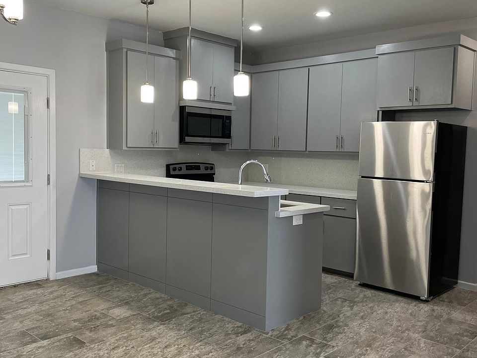 1st image of 3405 Colt Ln #2