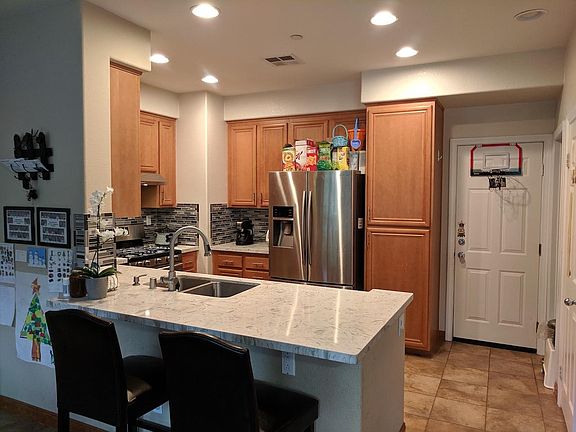 3rd image of 951 Bloomfield Ave