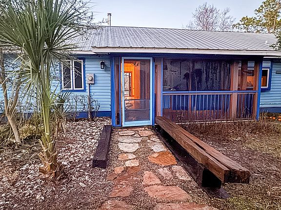 3rd image of 897 Mill Rd