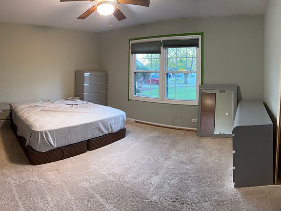 2nd image of 775 Boxwood Ln