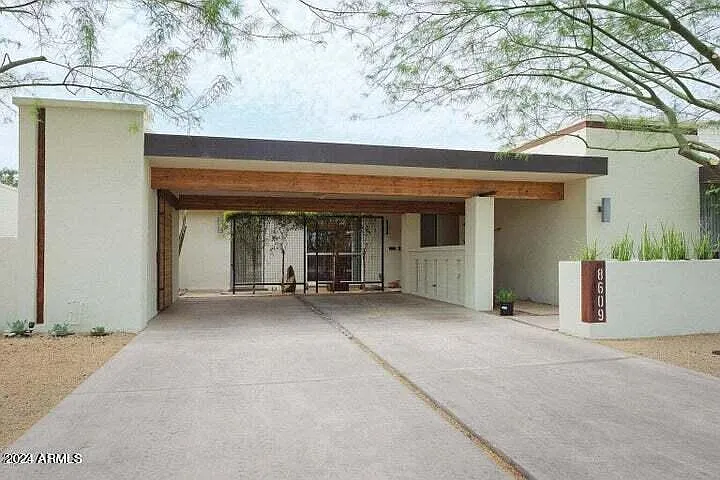 8609 E Monterosa Ave — Photo 2