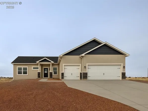 435 E Goldenrod Dr, Pueblo West, CO 81007