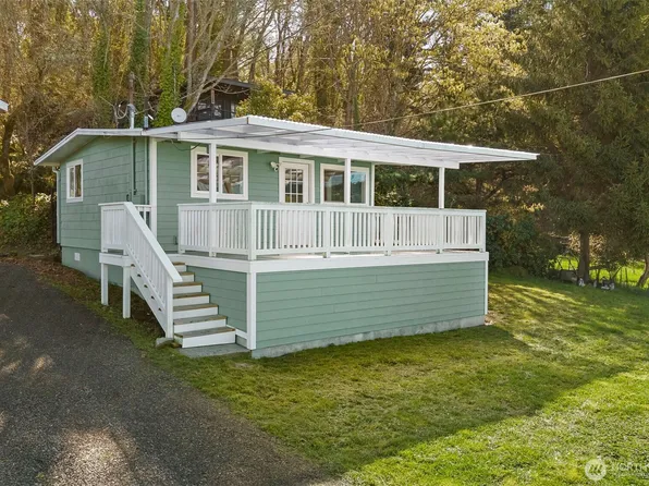 27830 Manzanita Beach Road SW, Vashon, WA 98070