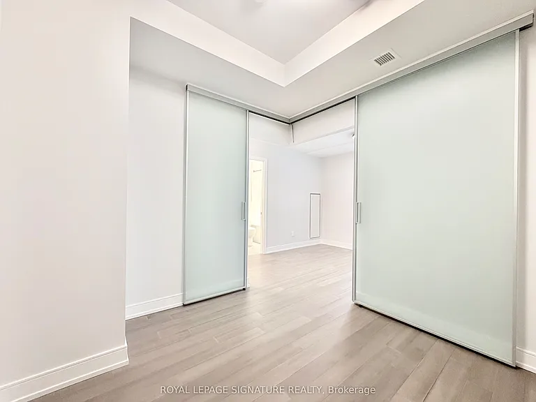 664 Spadina Ave #404 — Photo 14