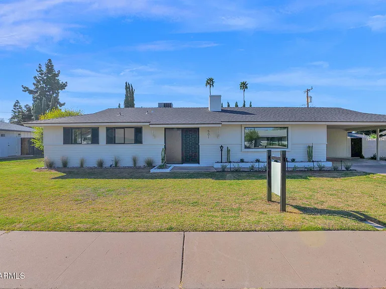 501 W Seldon Ln — Photo 5