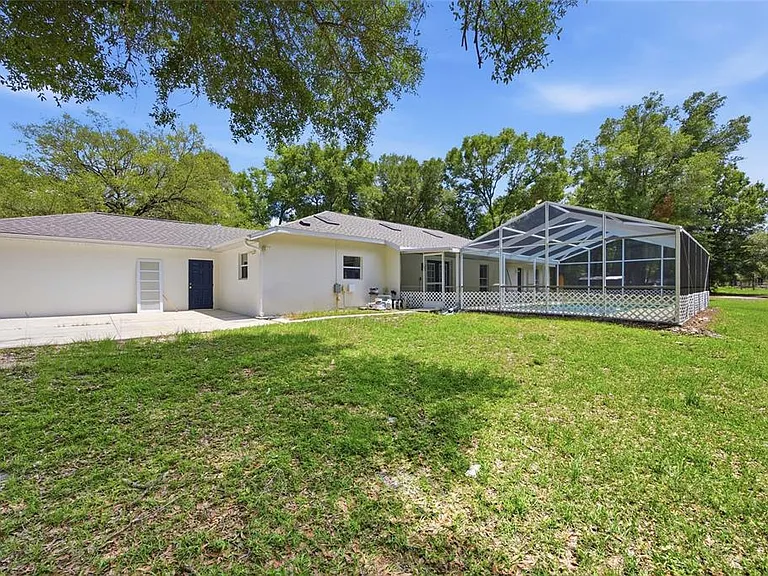7050 NE State Road 121 — Photo 36