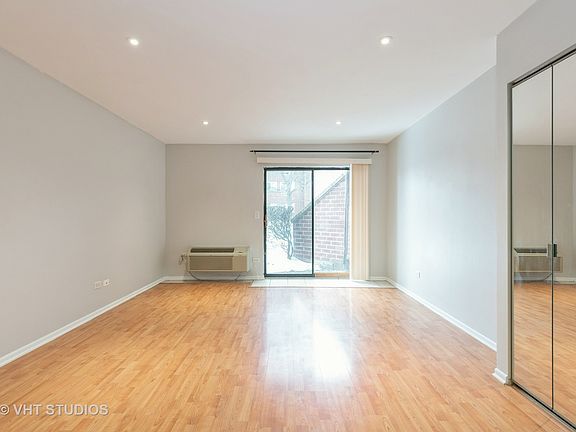 2nd image of 880 N Lakeside Dr APT 1C