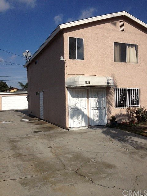 1st image of 1121 E 61st St