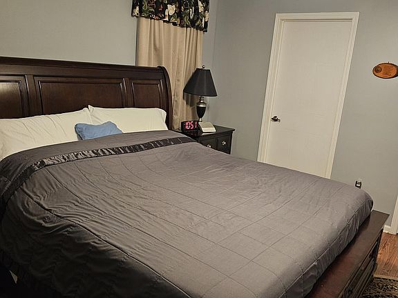 4th image of 877 Laurel Circle