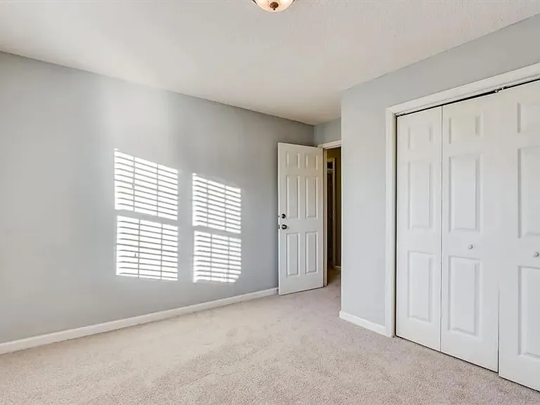 74 Flanders Ct — Photo 11