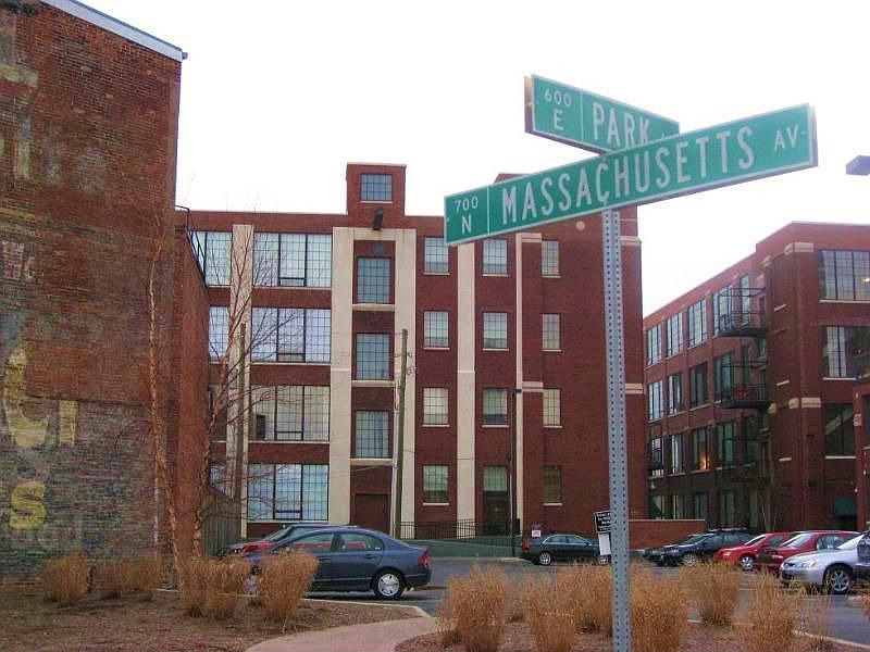 1st image of 624 E Walnut St APT 27