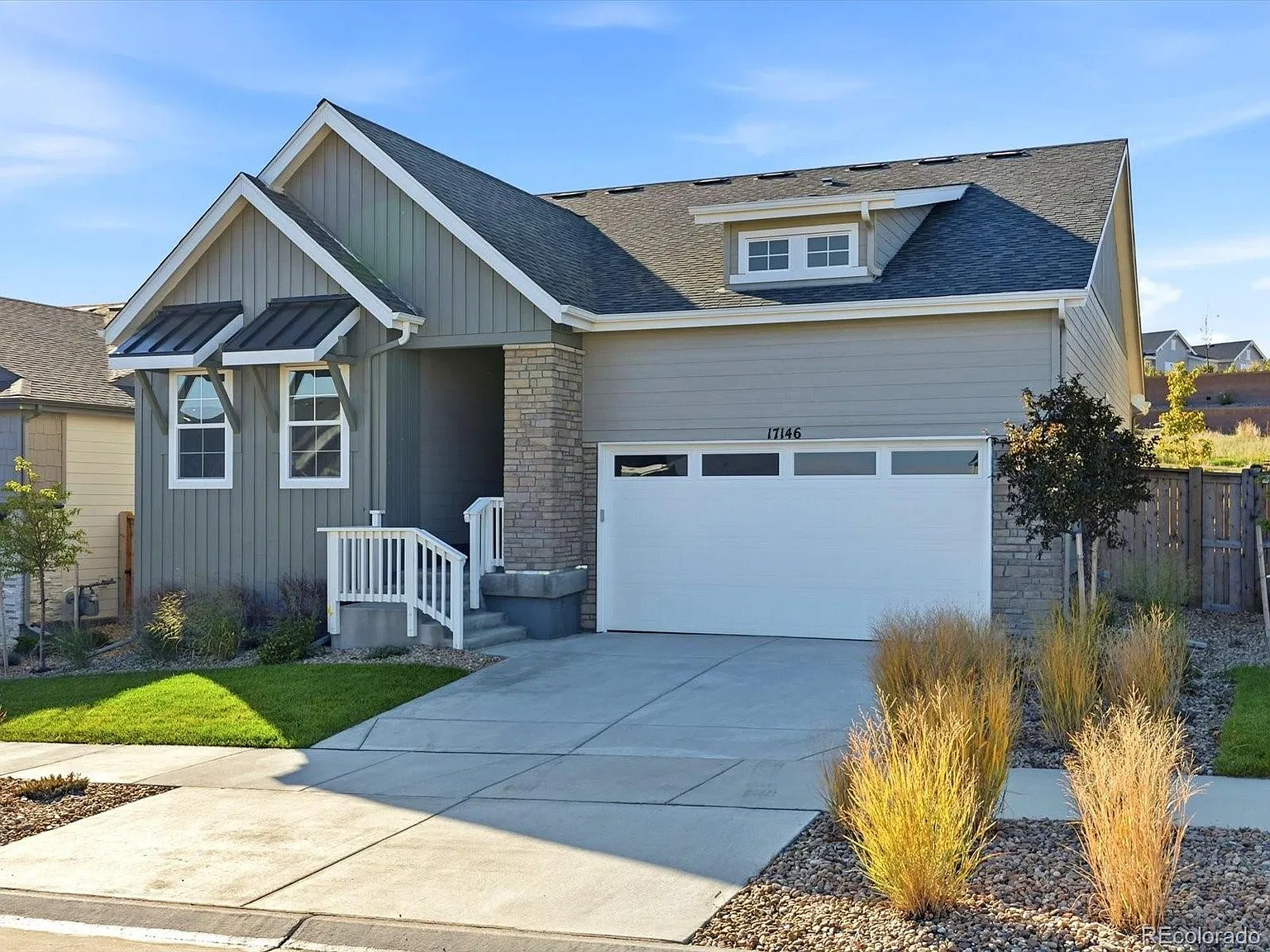 5 bed, 3.0 bath, 2829 sqft, $4,700 — Photo 2