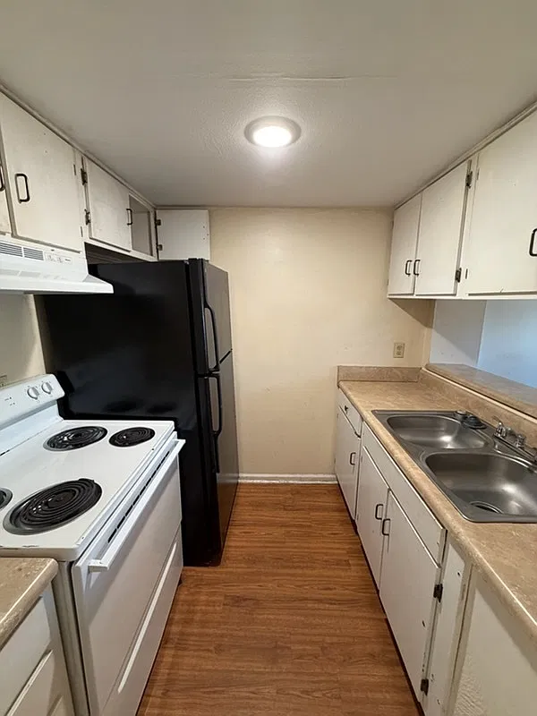 1430 S Lee St — Photo 4