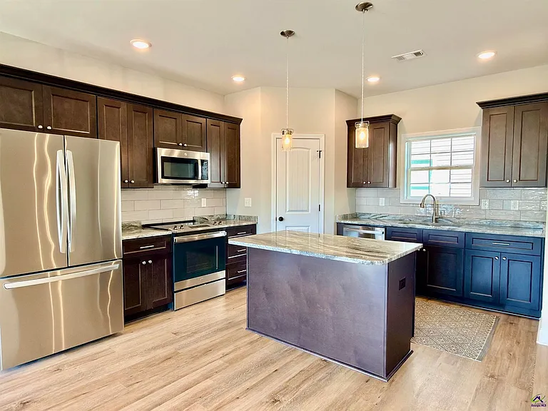 212 Beau Claire Cir — Photo 12