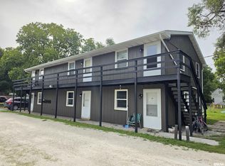 609 S 3rd St, Pekin, IL 61554