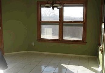 3rd image of 101 Ellicott Dr