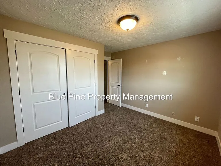 1201 N Skyline Dr #2 — Photo 9