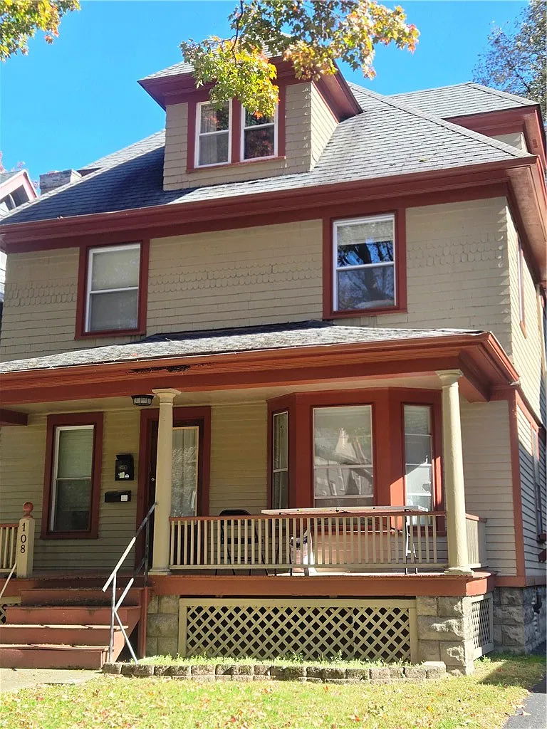 2 bed, 1.0 bath, 1152 sqft, $1,650 — Photo 2