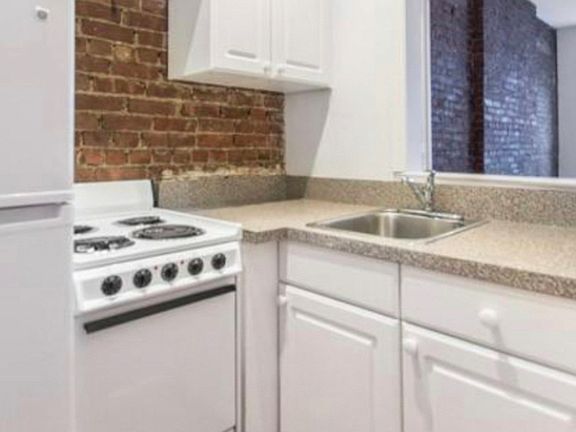 5th image of 348 E 87th St #B2