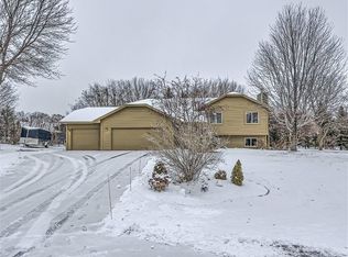 821 Meadowlark Ln, Hanover, MN 55341