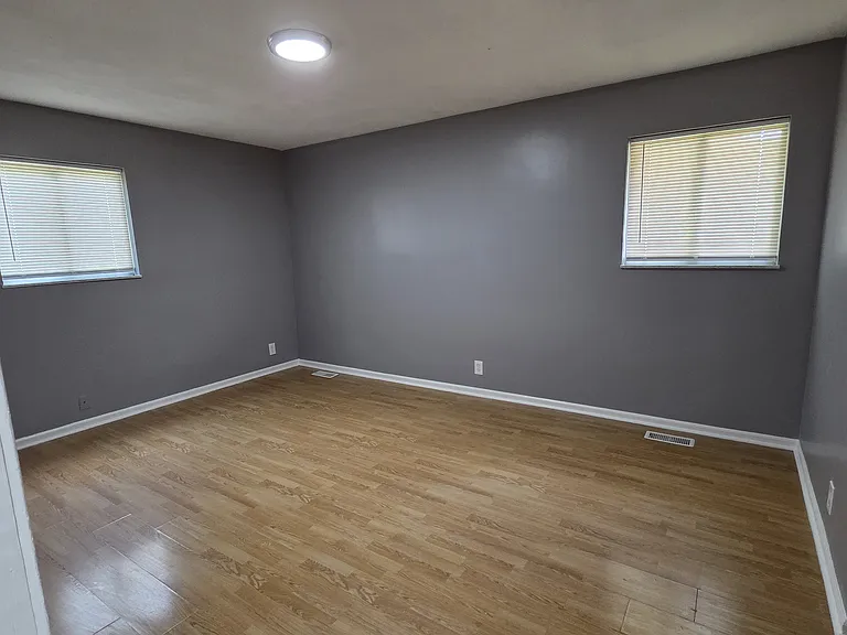 1380 Catalpa Dr — Photo 17