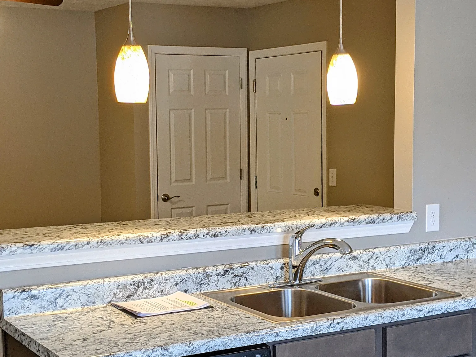 River Pointe Apartments - 12522-202 — Photo 2