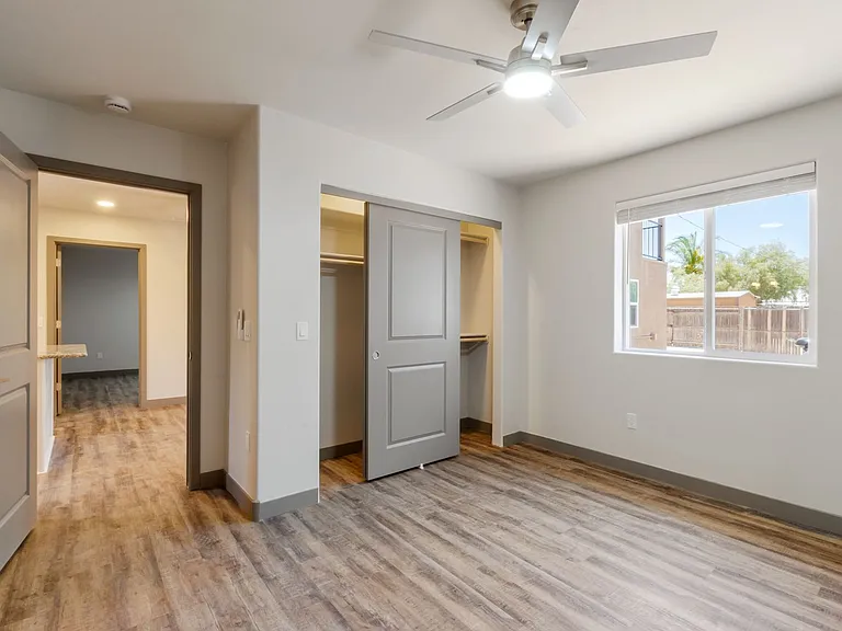 1720 E Edison St — Photo 13