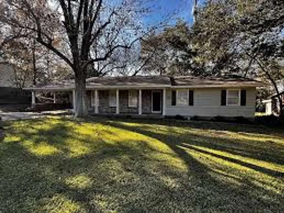 229 Maywood Cir