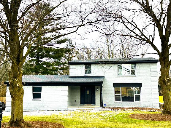 2nd image of 25511 Hickory Hill St