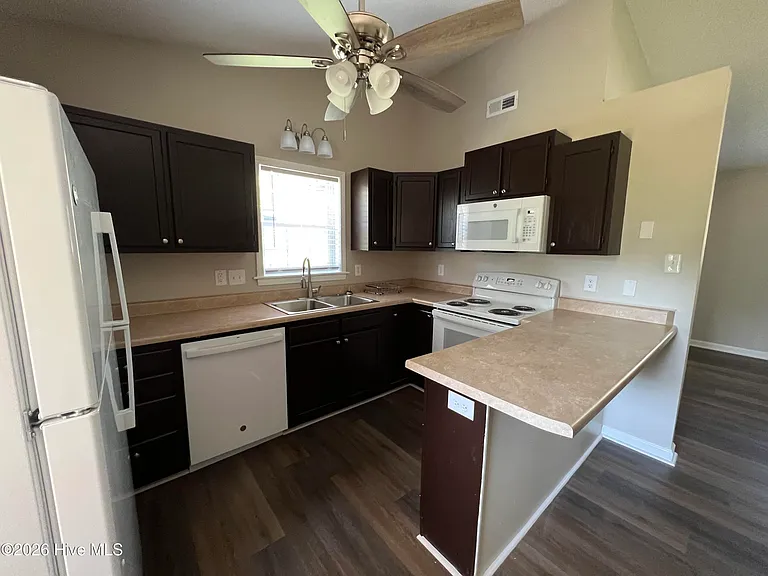 502 New River Dr — Photo 4