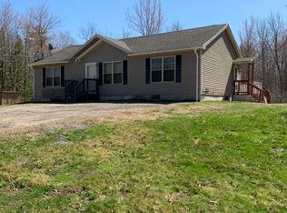 39 Woods Rd, Wales, ME 04280