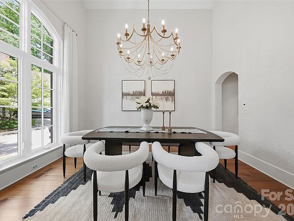 5th image of 2418 La Maison Dr