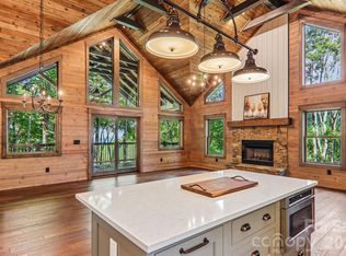 102 Iga Trl, Maggie Valley, NC 28751