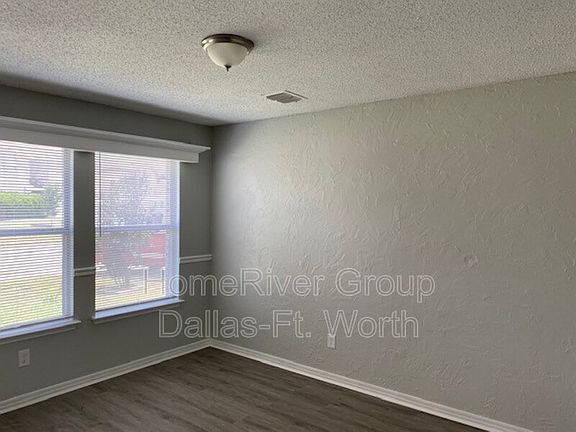 4th image of 1029 Triple Crown Dr