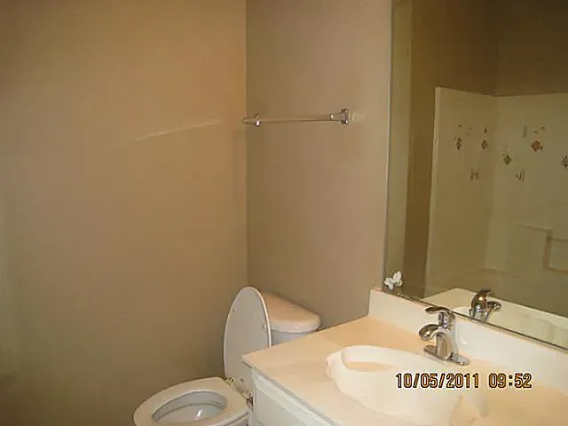 1004 Fort Apache Dr — Photo 6
