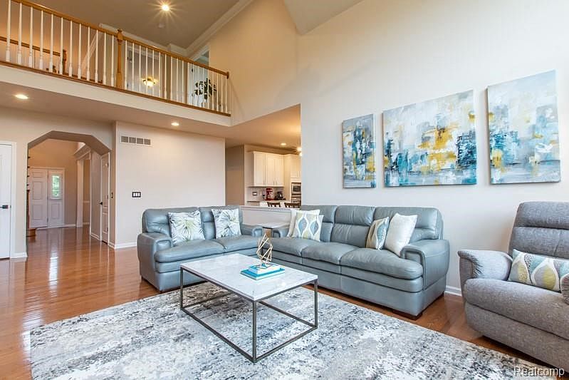 1st image of 50548 Langley Dr