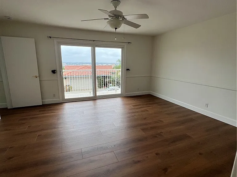 4016 Mesa St — Photo 41