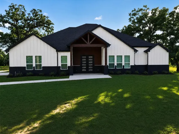 153 Crestview Dr, Corsicana, TX 75109