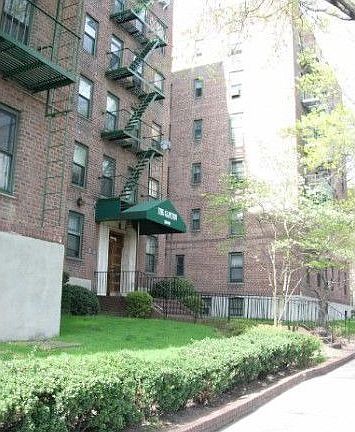 5th image of 13909 84th Dr APT 106