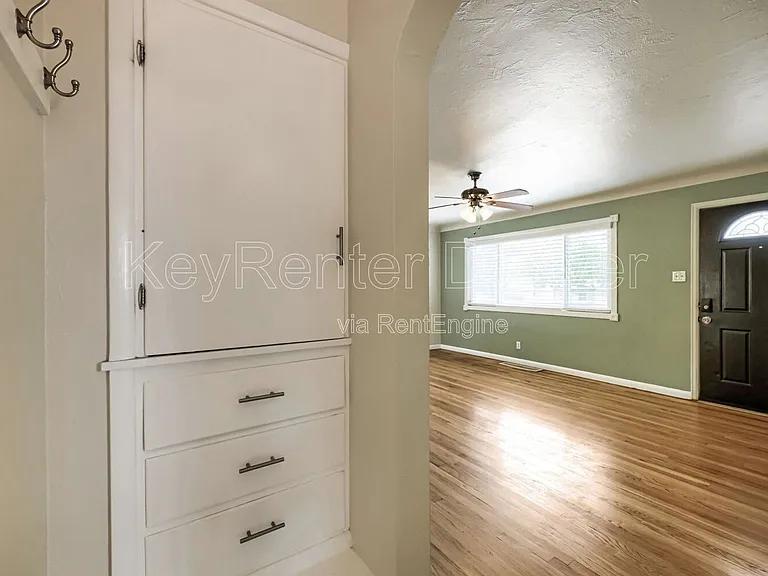 2226 W Baltic Pl — Photo 4