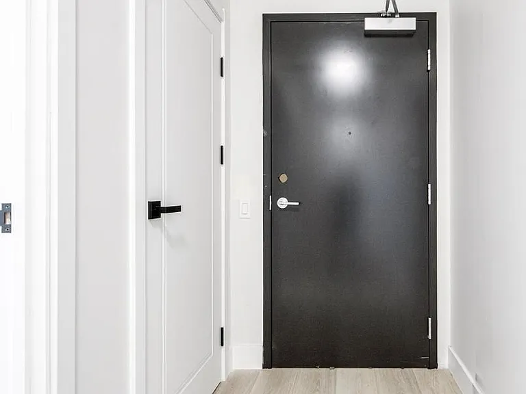145 Clapperton St #204 — Photo 46